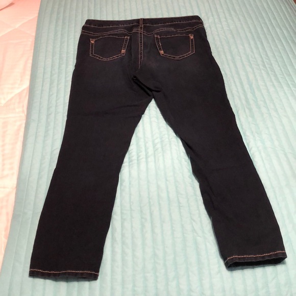 Jeans - Picture 2 of 3